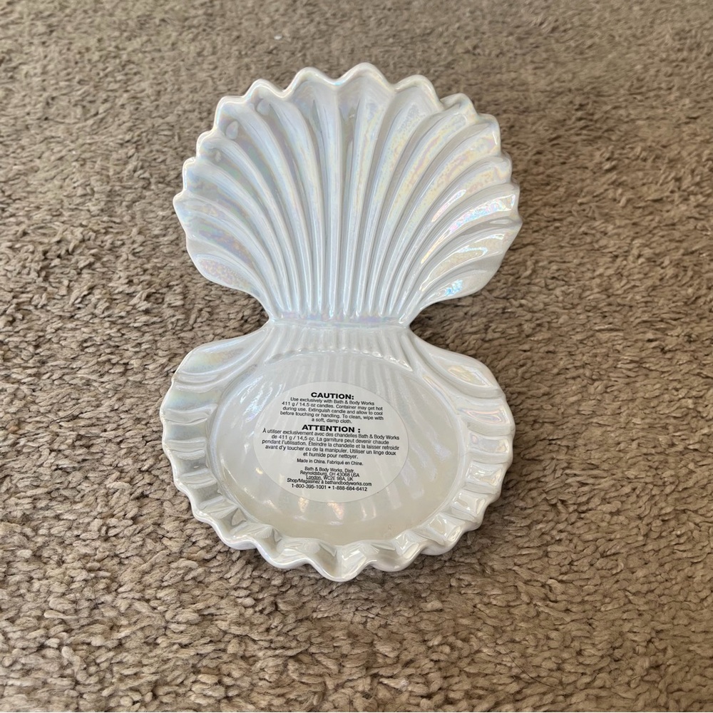 Bath & Body Works Iridescent Clam Shell 3-Wick Candle Holder